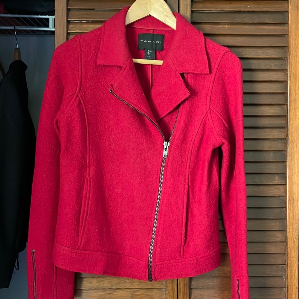 Tahari beautiful jacket